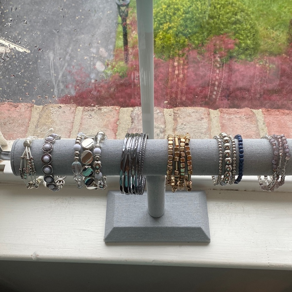 Lots of bracelets!! I have tooooo many and only 2 wrists 🤭